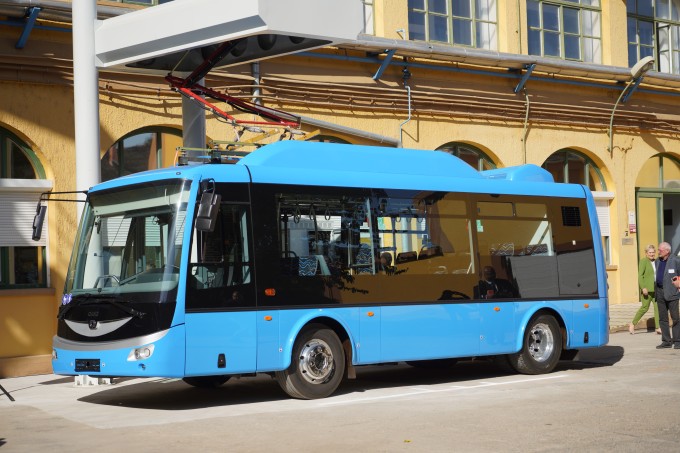 Elektromos midibuszt tesztel a MÁV-csoport 